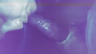 Sexy pulcino si video xxx tettone muove su un tubo stretto con un paio di occhiali