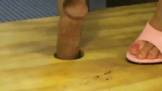 Il suo strumento di inserimento ha scopato una bella video porno family ragazza