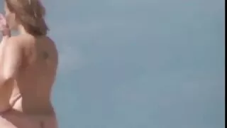 Carino lyarva sviluppa fori con un dildo voglio prno
