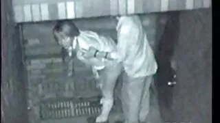 Scopa ragazza di notte con le video porno moglie marito luci spente