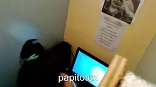 La masturbazione di siti video xxx una ragazza tettona si svolge in una camera da letto accogliente