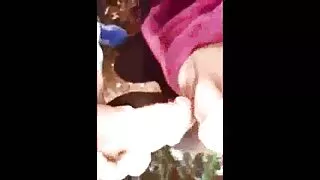 Stretto eyed pulcino massaggi se stessa con i Giocattoli Del video porno di feste Sesso a casa