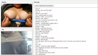 Ragazza con video porno olio tette enormi in posa davanti alla webcam