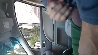 Non film potrno particolarmente bella ragazza infila un vibratore nella Figa