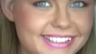 Infila un you porn film free dildo enorme inumidito con olio
